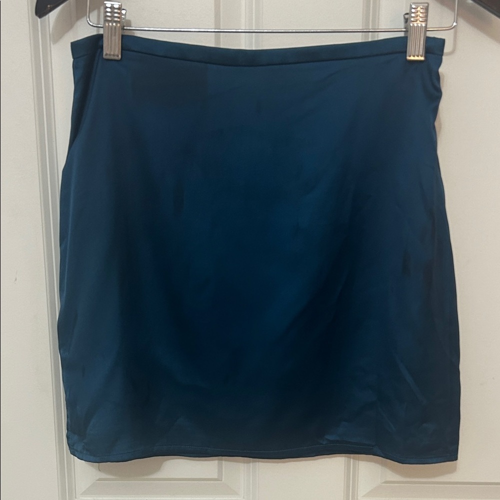 Forever 21 satin mini skirt size medium teal green NWT